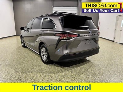 2022 Toyota Sienna XLE